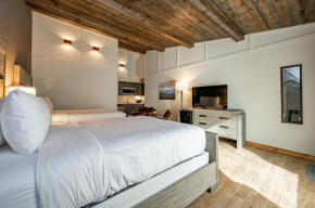 Cove Creek Lodge 213 Dog Friendly Standard Double Queen Room